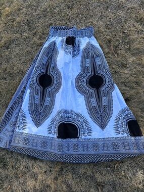 Maxi skirt African-inspired pattern black/white one size (S-L) never worn